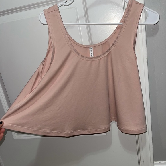 Fabletics crop top - Picture 2 of 4